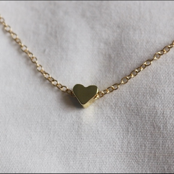 Dainty Heart Pendant Necklace - Picture 5 of 6